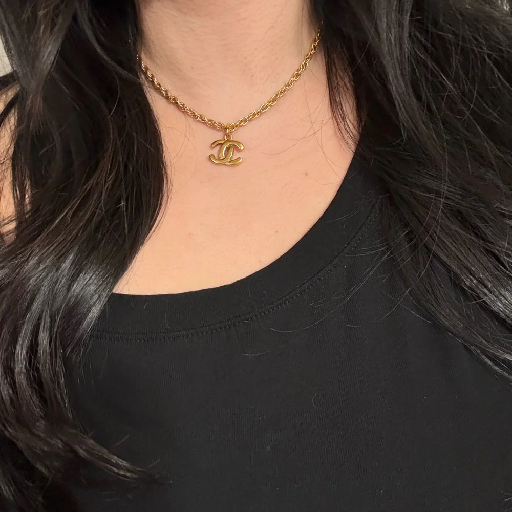 Vintage Chanel Small Gold CC Chain Pendant Necklace